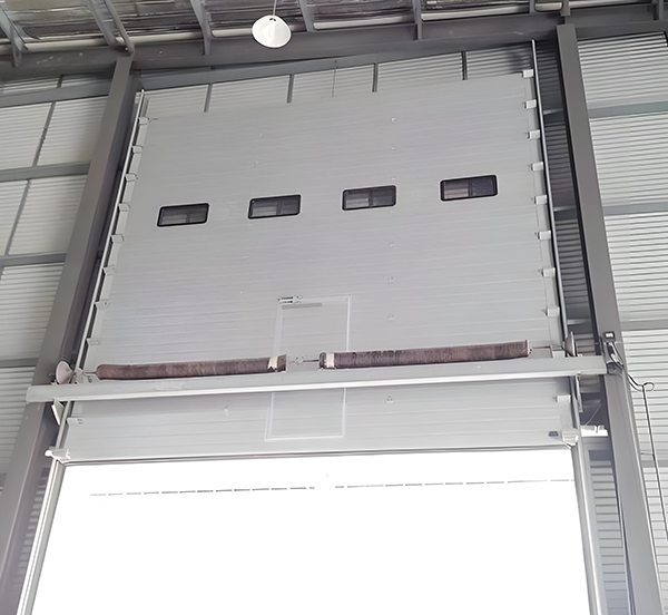 城北工业滑升门