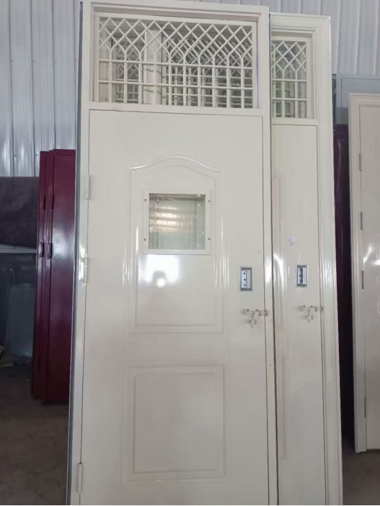 城北学校教室门 城北学校教室门