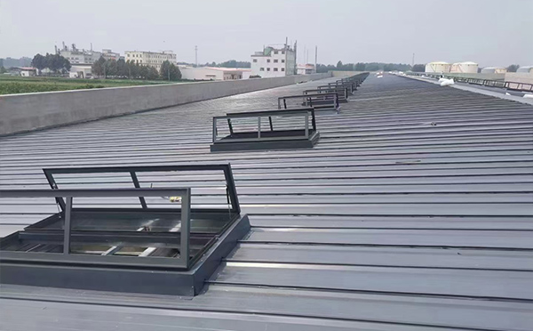 某中学室内体育馆城北排烟窗改造项目