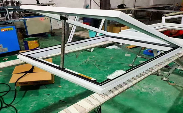 某地下车库出入口城北排烟窗配置工程